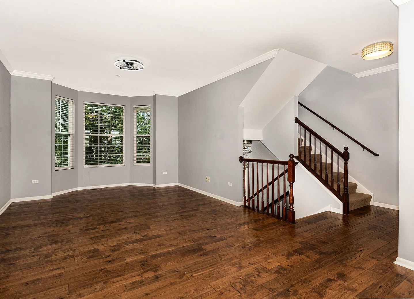 3 bed, 2.5 bath, 1943 sqft, $3,200 — Photo 2
