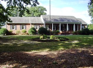 906 Lewis B Puller Memorial Hwy, Saluda, VA 23149