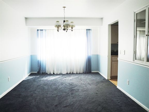 5th image of 334 Rosemore Dr