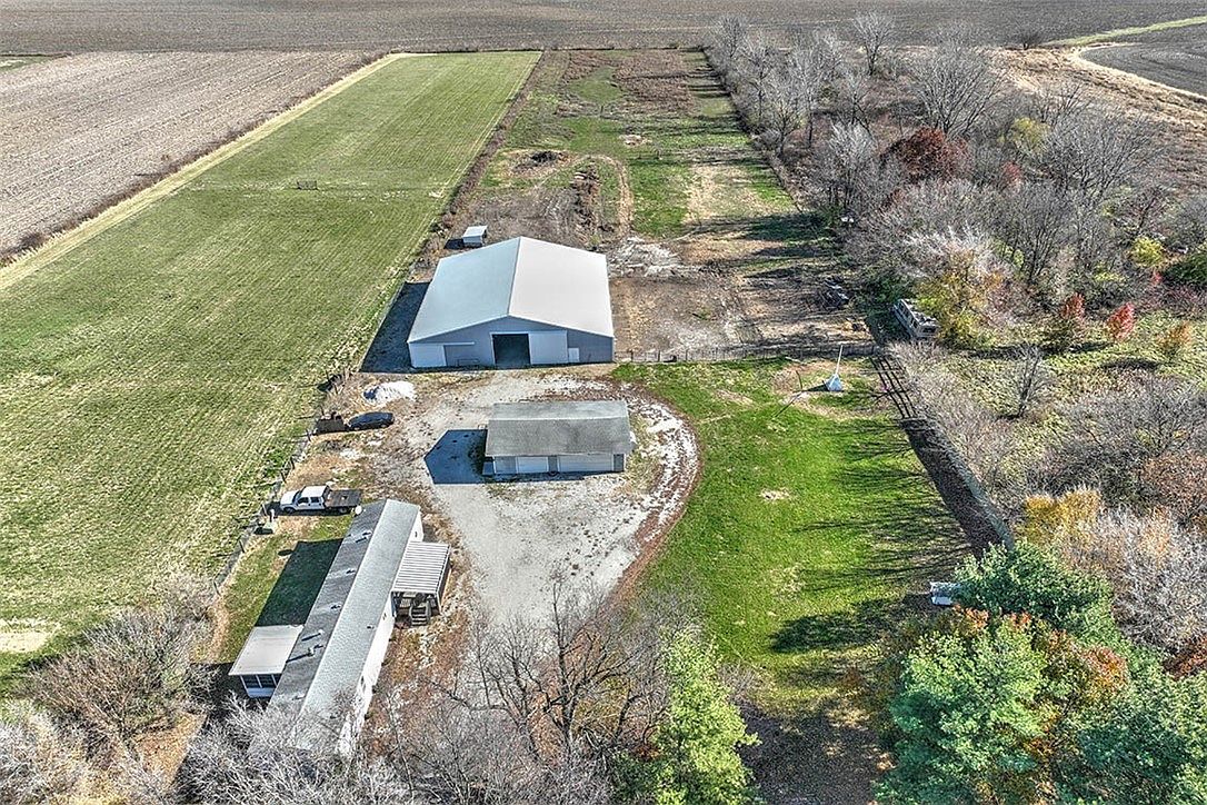 2974 N 800 East Rd, Moweaqua, IL 62550 | Zillow