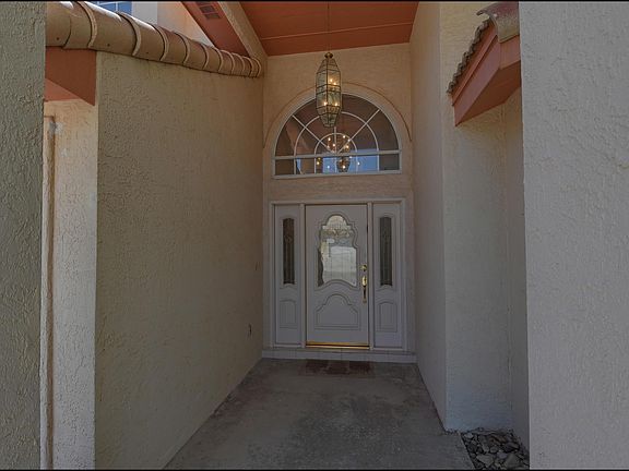 5th image of 6316 La Posta Dr