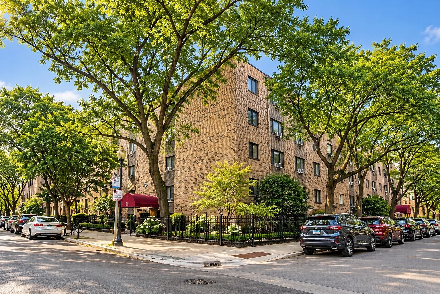 611 W Patterson Ave — Photo 2