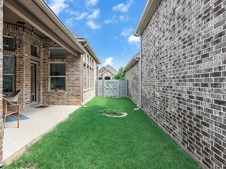 913 Boardwalk Way — Photo 19