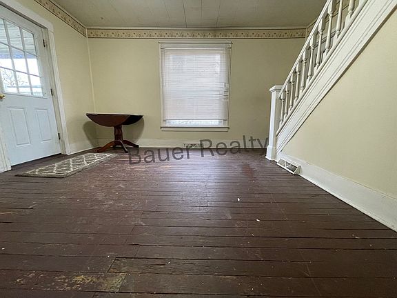 4th image of 1106 Cottage St