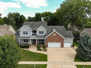 6 Timbers Ct, Bloomington, IL 61701