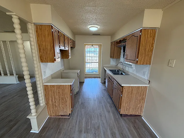 2722 N Saint Augustine Dr — Photo 5