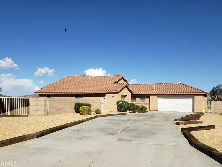 57294 Titian Ct — Photo 1