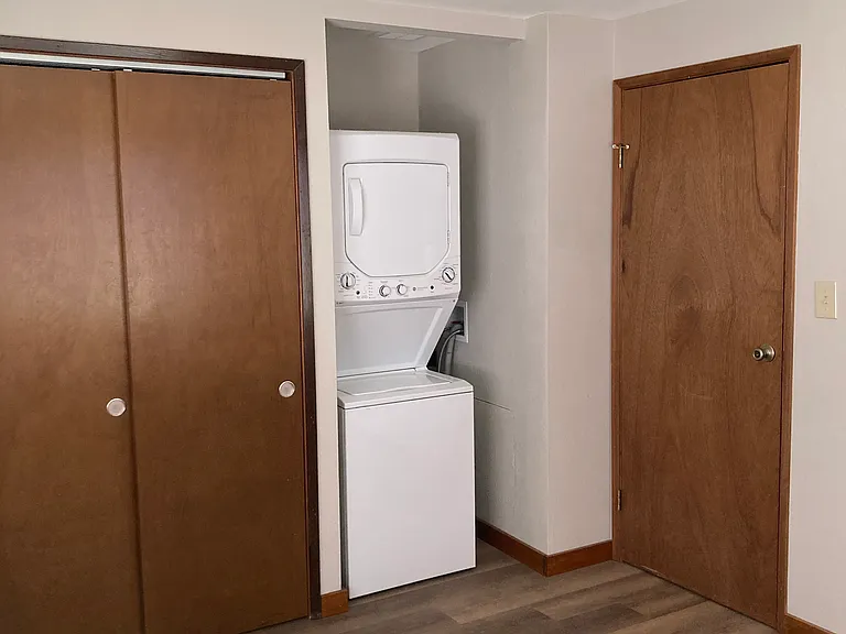 1904 Madison Ave NW #B — Photo 10