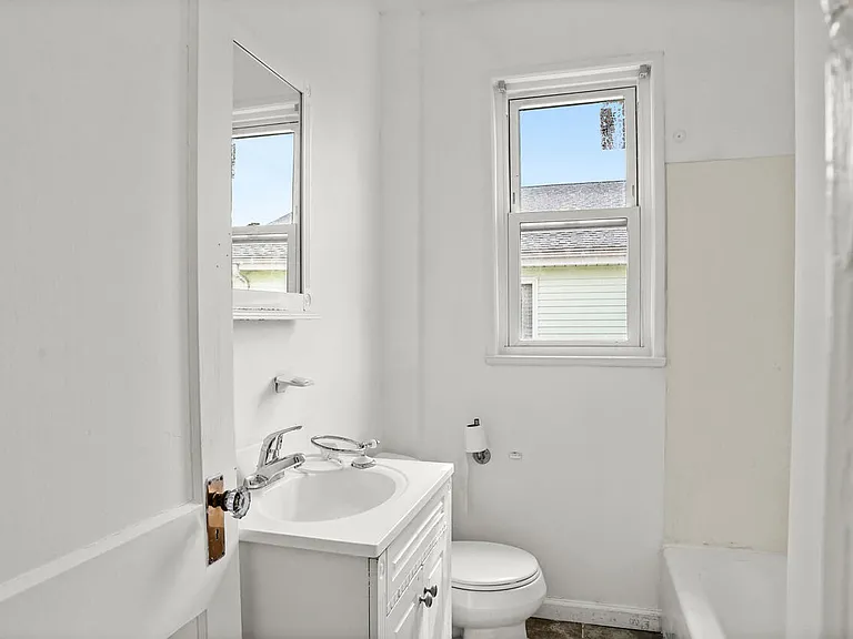 18 Beal St #3 — Photo 4