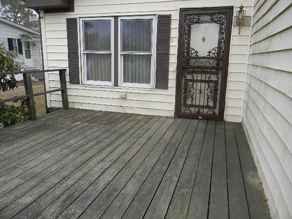 2nd image of 18 Ann Ct