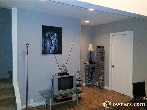 LRoom from entry way..