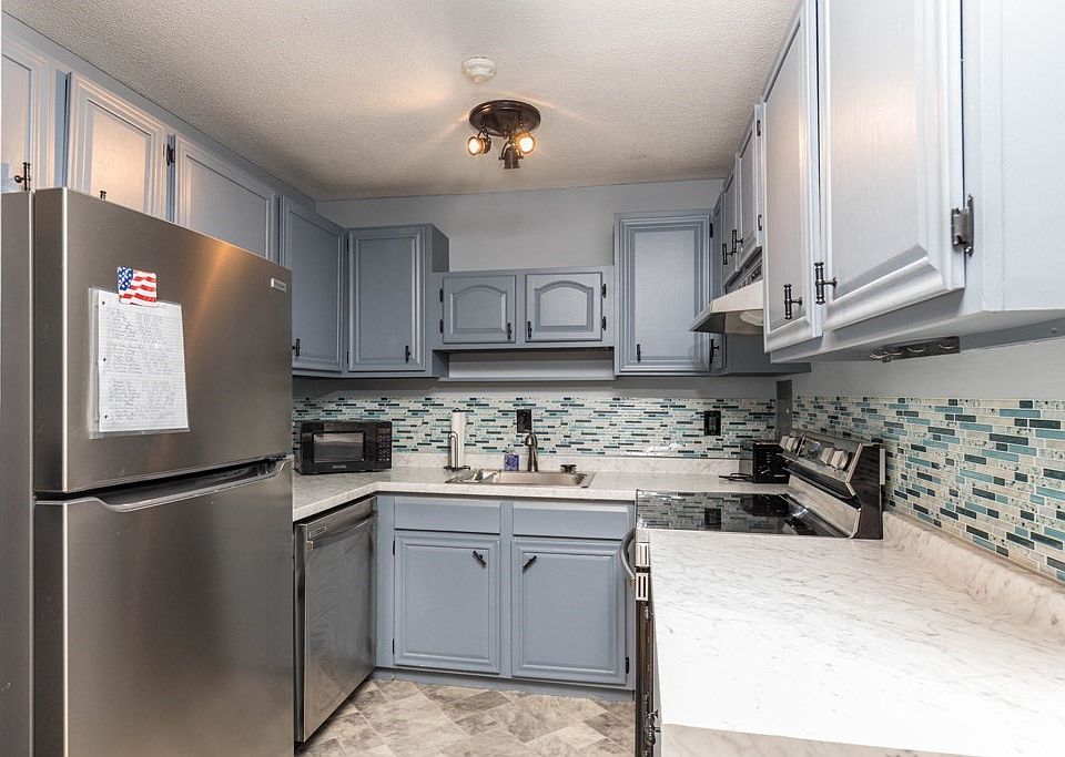 875 John Fitch Hwy Fitchburg MA Zillow