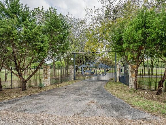 2nd image of 10001 Hilltop Dr