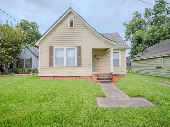 604 Abell St, Wharton, TX 77488