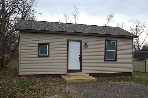 1st image of 108 S 27th St
