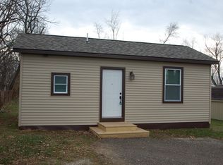 108 S 27th St, Goshen, IN 46528