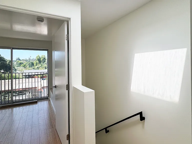 5644 1/2 Aldama St — Photo 7