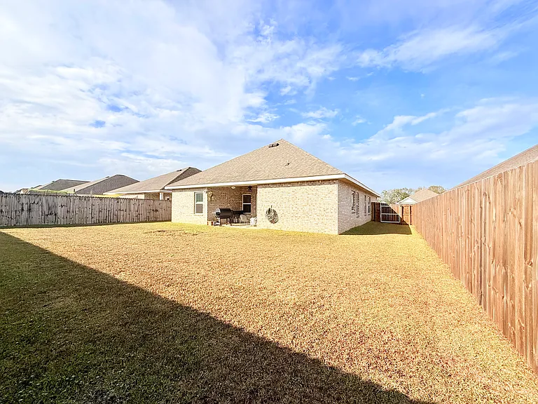 16924 Fedora Dr — Photo 7