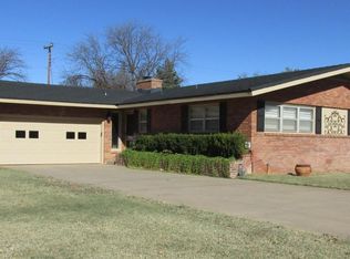 2606 W 11th St, Plainview, TX 79072