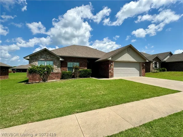 352 Copsey Dr, Van Buren, AR 72956