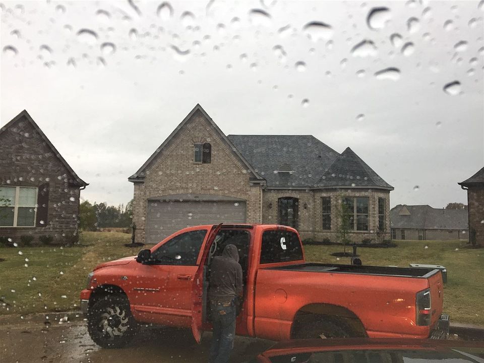 2nd image of 200 Willow Springs Ln