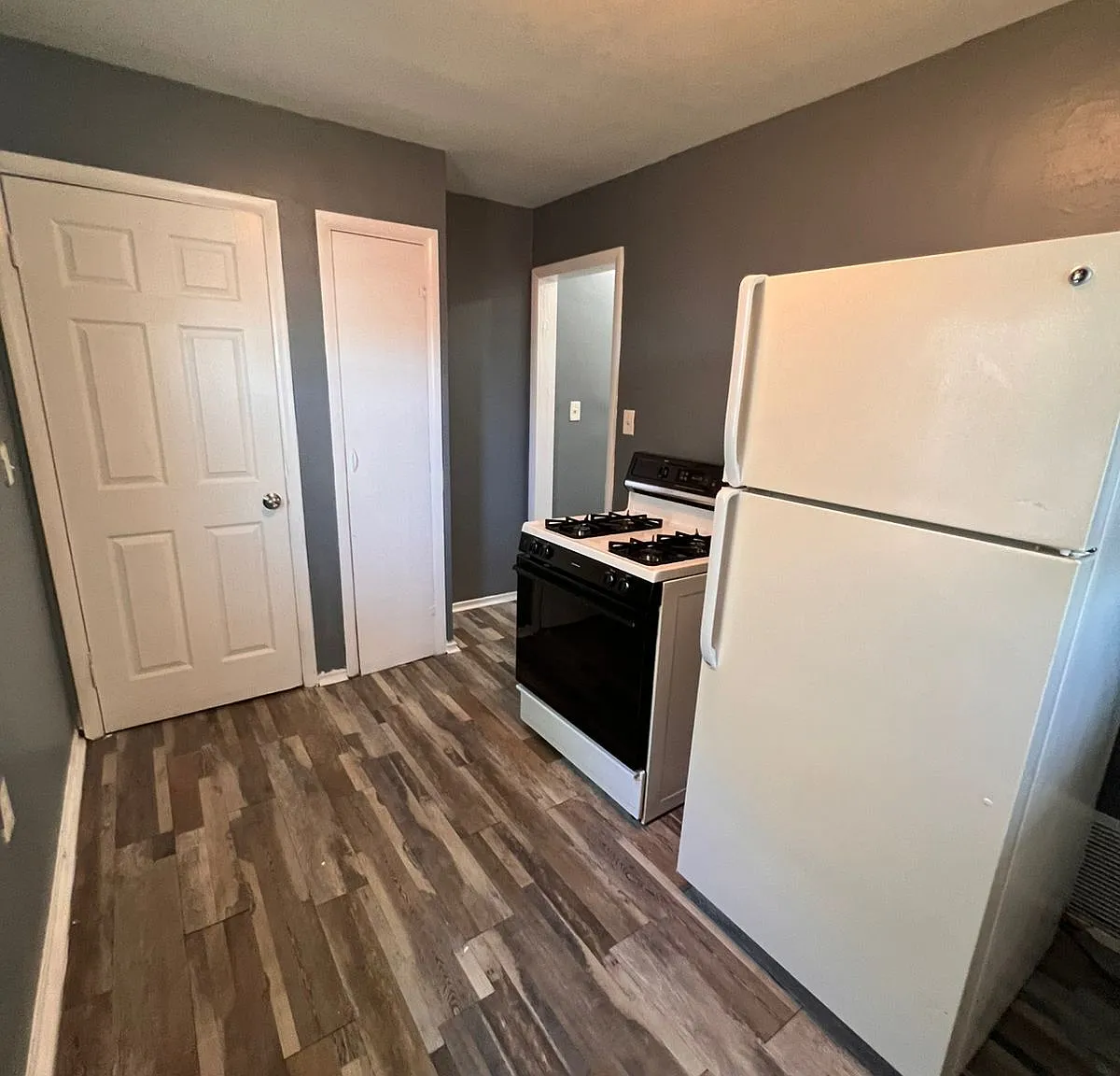 8832 Vaughan Street - Juntaio LLC - 1 — Photo 2