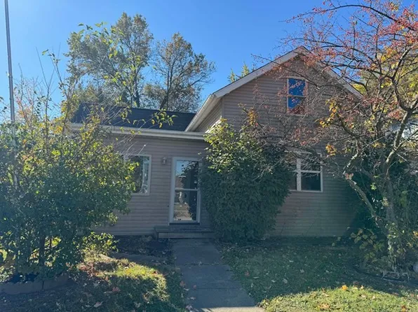 318 Chestnut St, Paris, IL 61944
