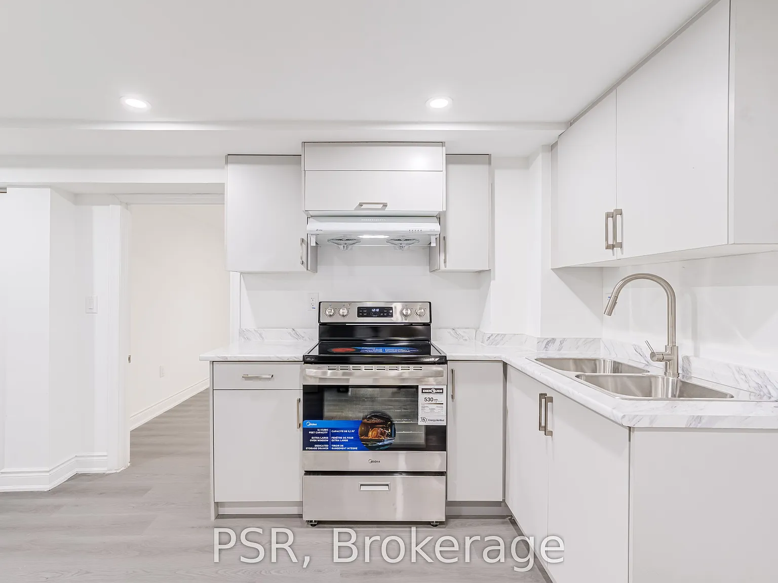 3 bed, $1,900 — Photo 3