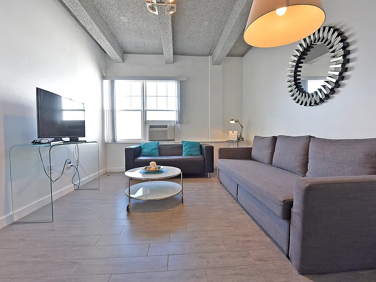 Edwards Apartments — Photo 14