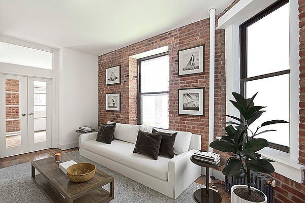 1st image of 15 Essex St APT 13