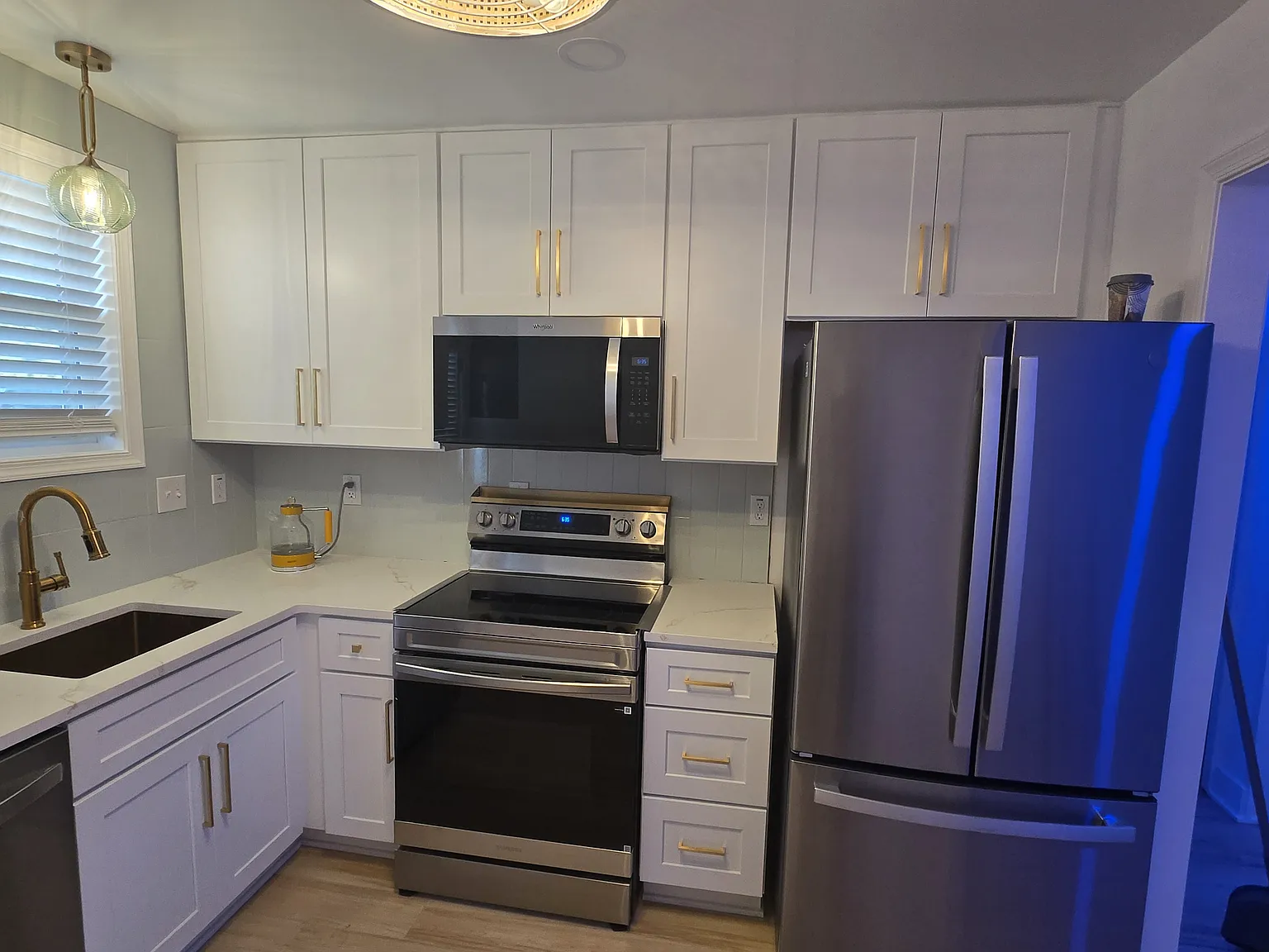 2 bed, 685 sqft, $1,950 — Photo 2