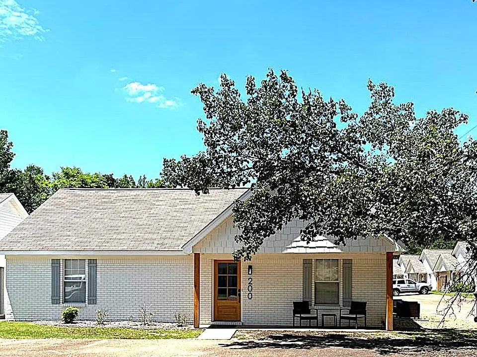 200 Leigh Loop
