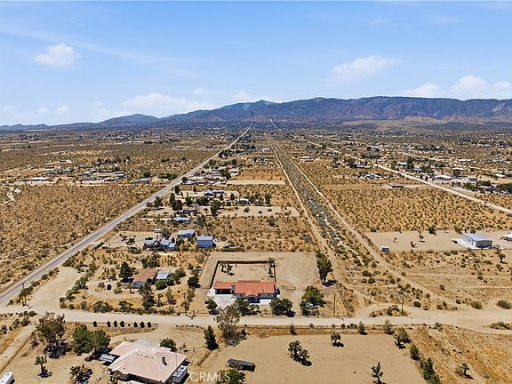 5th image of 825 La Mesa Rd