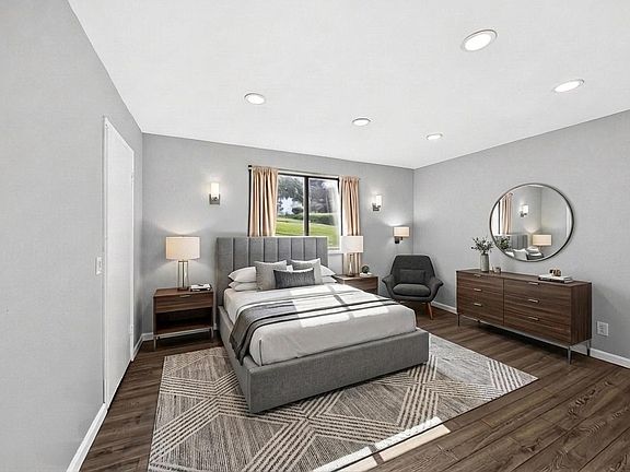 3rd image of 13602 La Jolla Cir Unit B