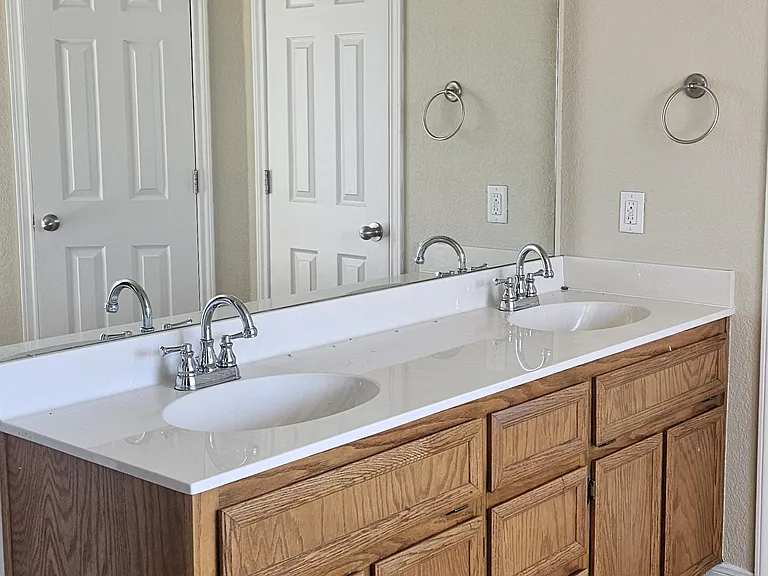 2415 Merle Dr — Photo 20