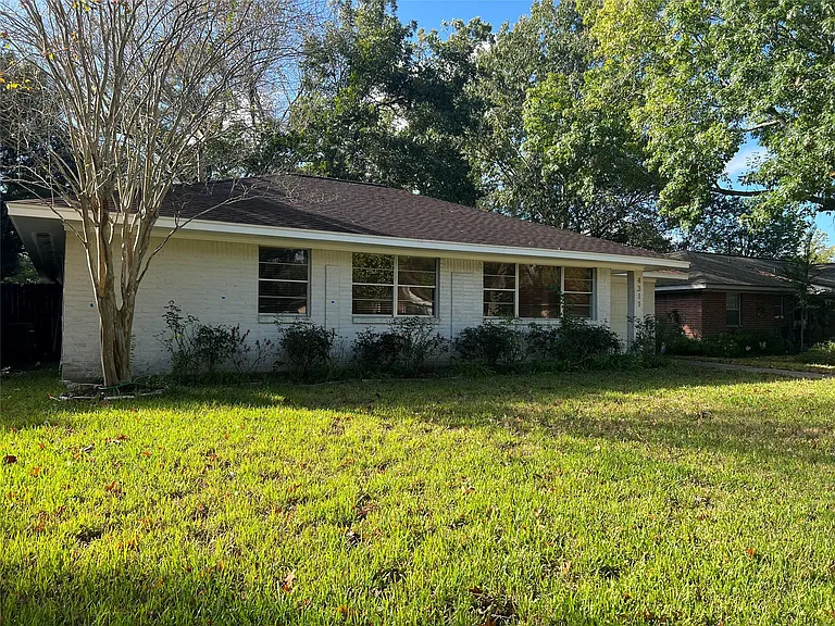 4311 Benning Dr — Photo 1