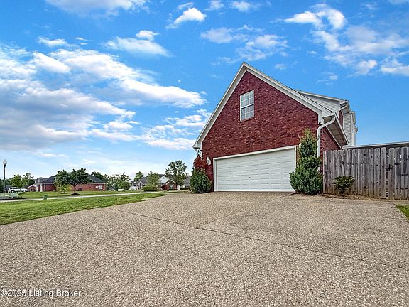 2nd image of 205 Autumn Glen Dr
