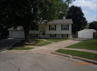 2136 Graham Ct, Dubuque, IA 52002