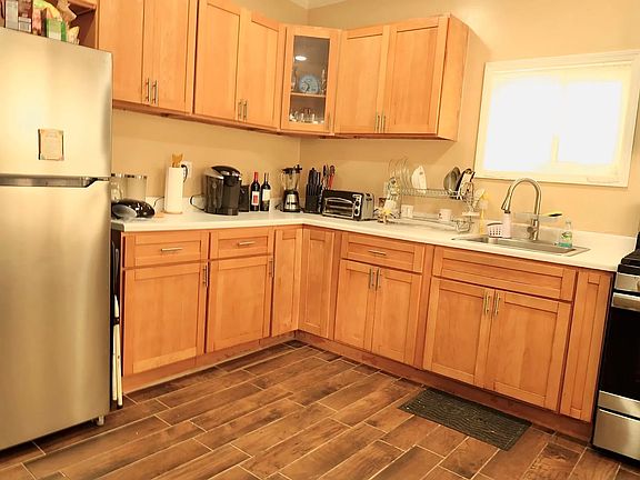 2nd image of 1623 E 51st St #1