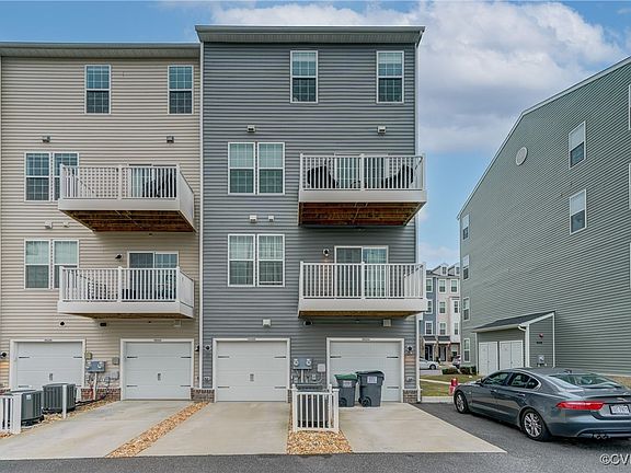 3rd image of 5920 Laurel Bed Ln Unit B