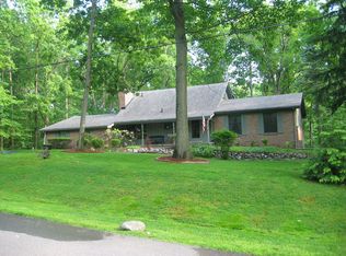 5555 Deerfoot Trl, West Bloomfield, MI 48323