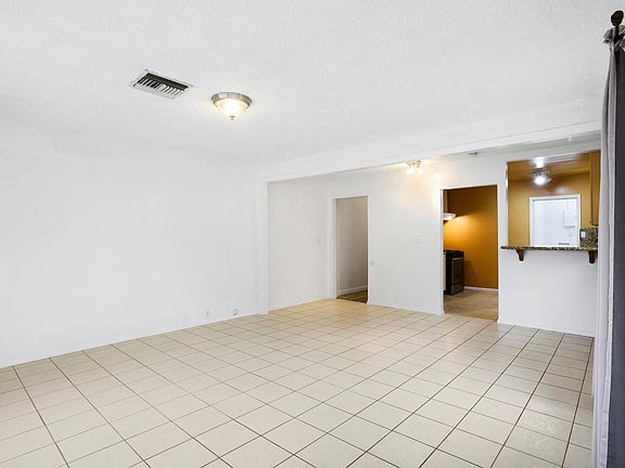 3rd image of 1445 N Grand Oaks Ave #1445