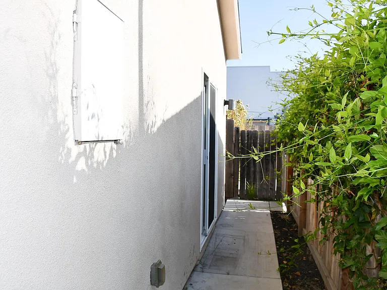 132 S Lime St — Photo 31
