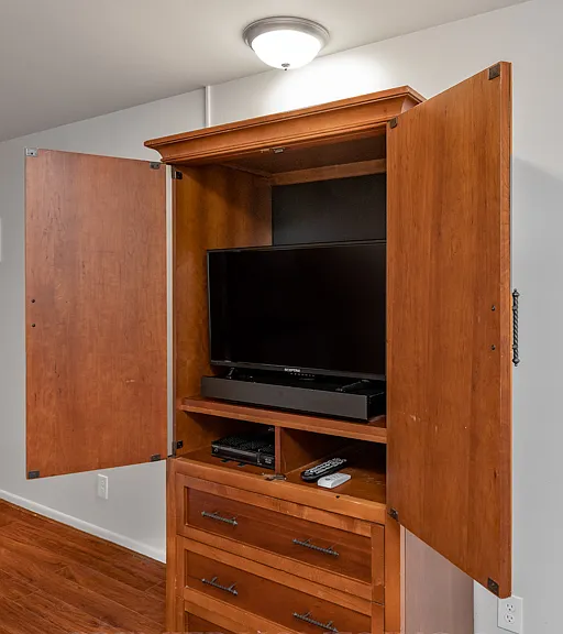 714 S Wooster Ave #4 — Photo 4