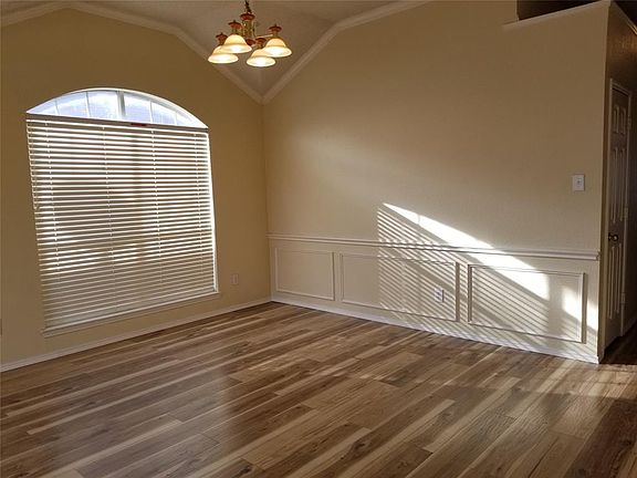 3rd image of 5632 Creekhollow Dr