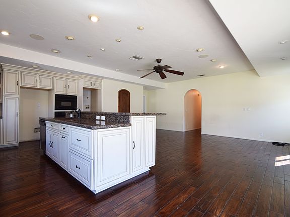4th image of 305 N Westridge Ave