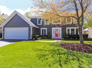 1167 Hummingbird Ln, Grayslake, IL 60030