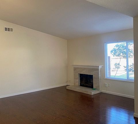 5th image of 2750 Tuolumne St
