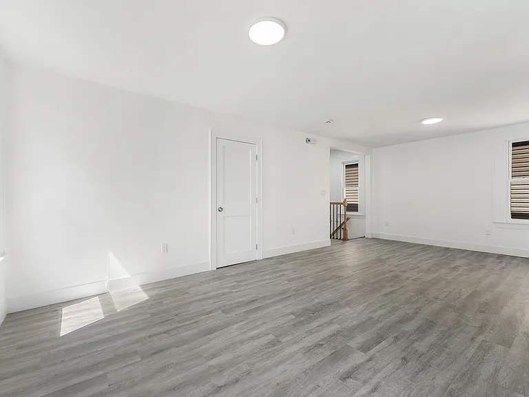 23 Aubrey St #2 — Photo 2
