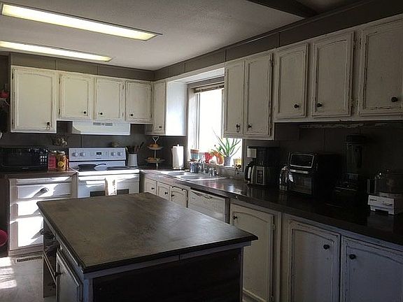 2nd image of 19401 N Halliday Rd